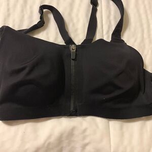 Victoria Sport Knockout sports bra. 34DD